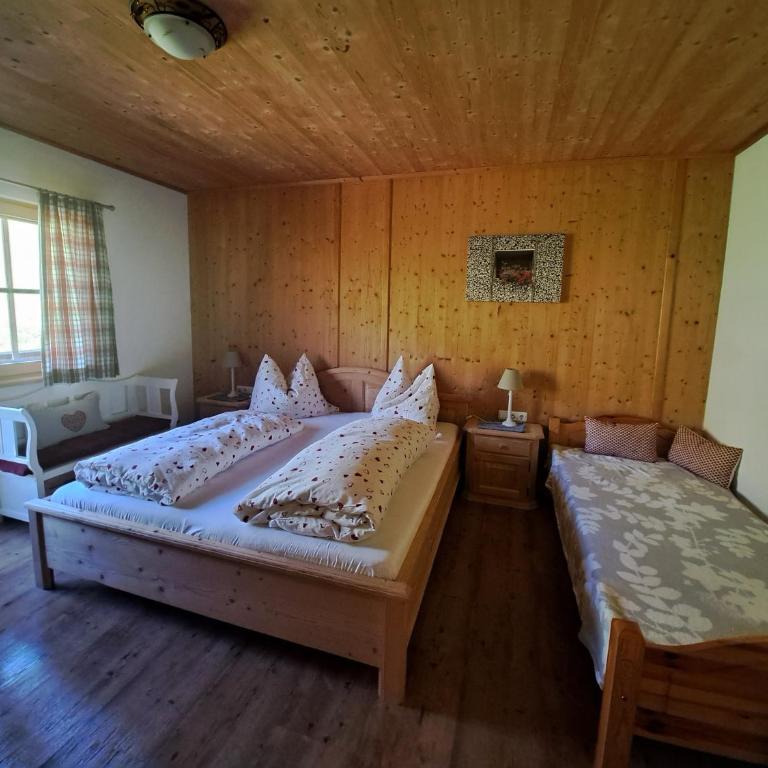 Bergpension Ebental - Habitación Triple con ducha - 1
