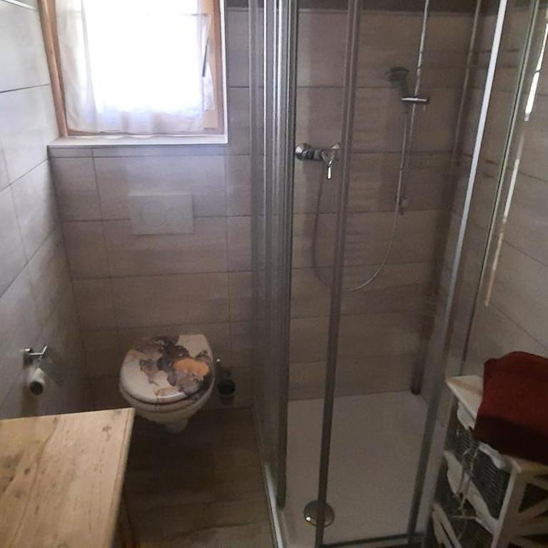 Bergpension Ebental - Habitación Triple con ducha - 2