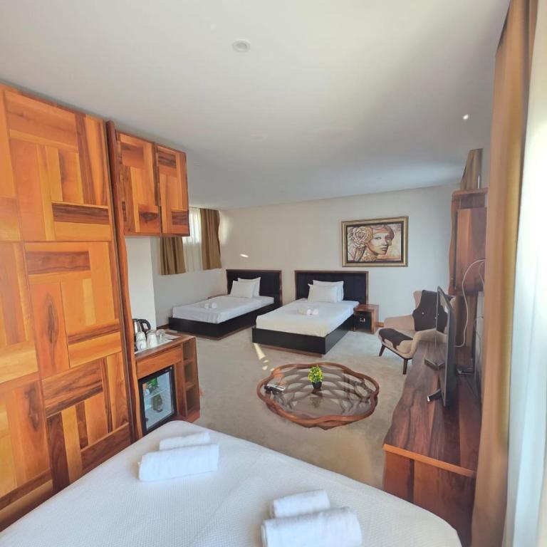 Waikiki Apartments - Deluks Četvorokrevetna Soba - 7