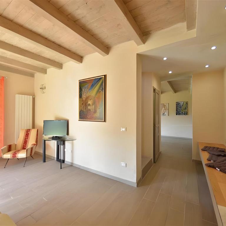 Villa in collina con piscina - Villa - 6