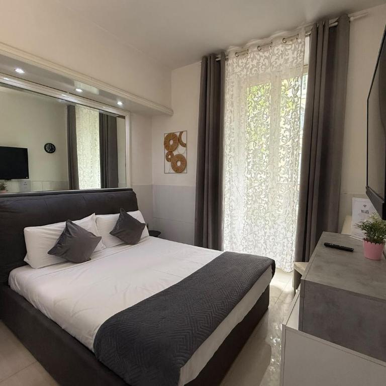 Termini Palace Guesthouse - Zimmer mit Kingsize-Bett - 8