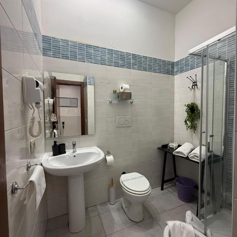 Termini Palace Guesthouse - Zimmer mit Kingsize-Bett - 10