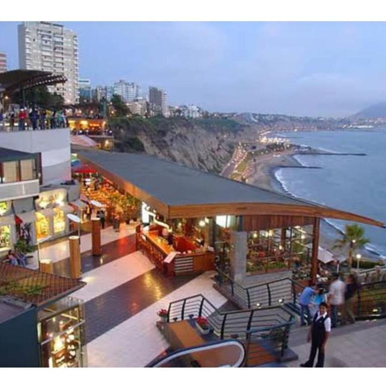 Miraflores Larcomar and Malecón 3 bedrooms & parking - Apartamento de 3 dormitorios - 1