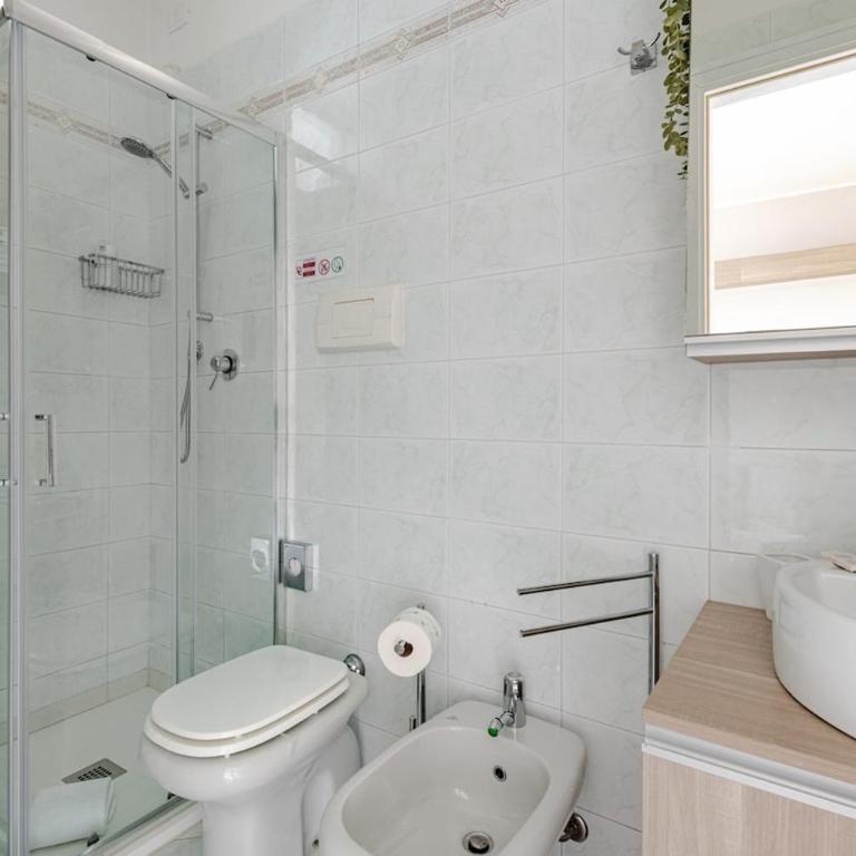 AP SUITE Appartamento Vista Lago di Garda con Piscina e Garage - Appartamento con 1 Camera da Letto - 19