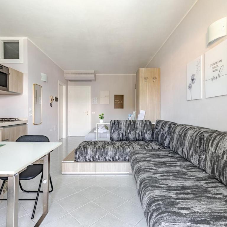 AP SUITE Appartamento Vista Lago di Garda con Piscina e Garage - Appartamento con 1 Camera da Letto - 22