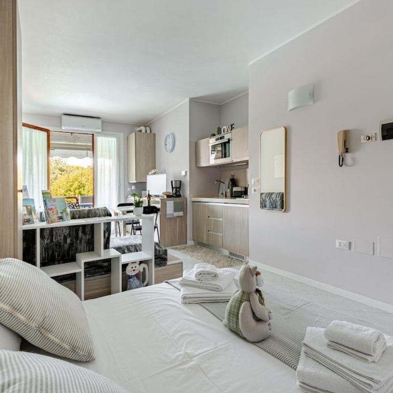 AP SUITE Appartamento Vista Lago di Garda con Piscina e Garage - Appartamento con 1 Camera da Letto - 24