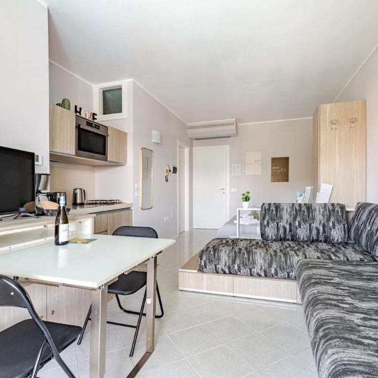AP SUITE Appartamento Vista Lago di Garda con Piscina e Garage - Appartamento con 1 Camera da Letto - 25