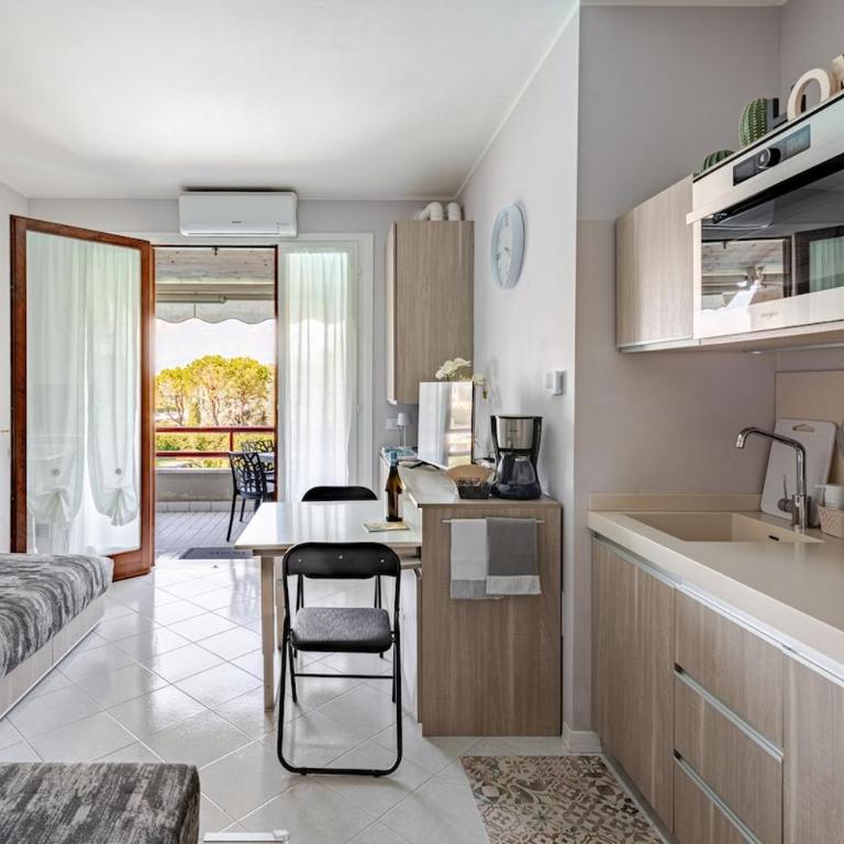 AP SUITE Appartamento Vista Lago di Garda con Piscina e Garage - Appartamento con 1 Camera da Letto - 32