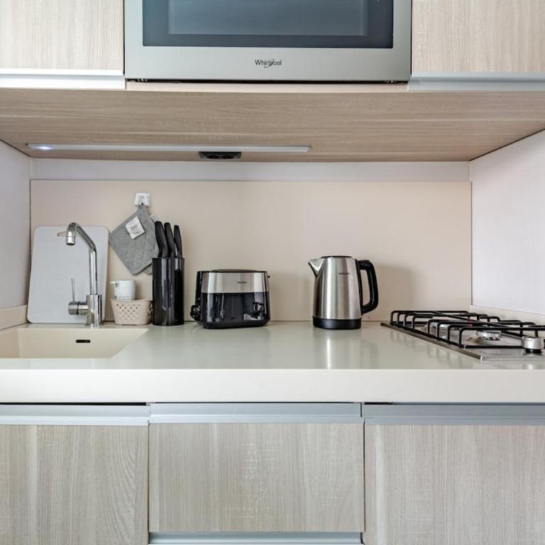 AP SUITE Appartamento Vista Lago di Garda con Piscina e Garage - Appartamento con 1 Camera da Letto - 35