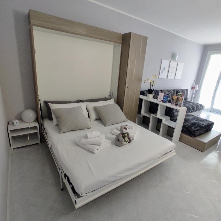 AP SUITE Appartamento Vista Lago di Garda con Piscina e Garage - Appartamento con 1 Camera da Letto - 40