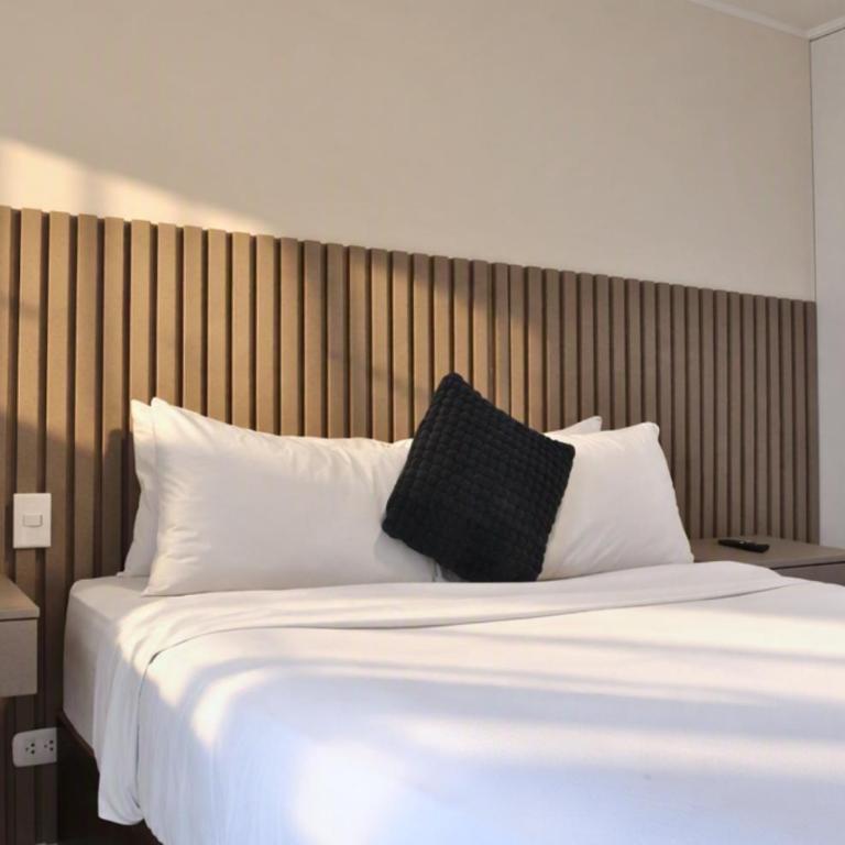 Artline Apartments by Vibrant - Two-Bedroom Apartment with Balcony - 40