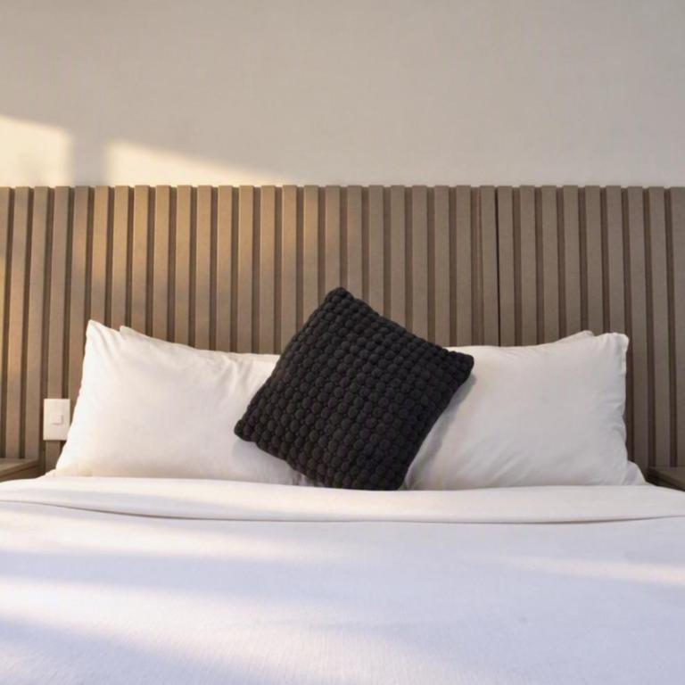 Artline Apartments by Vibrant - Two-Bedroom Apartment with Balcony - 50