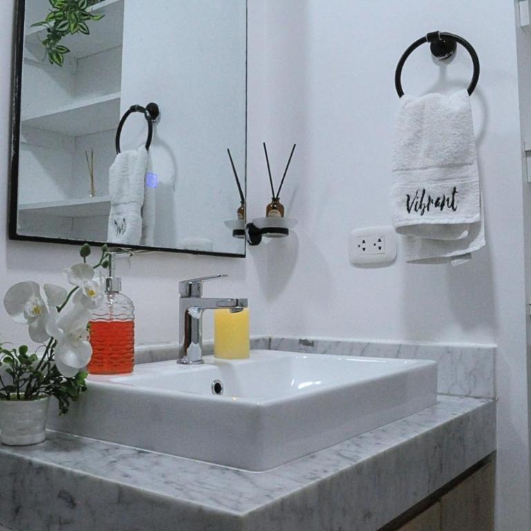 Artline Apartments by Vibrant - Two-Bedroom Apartment with Balcony - 51