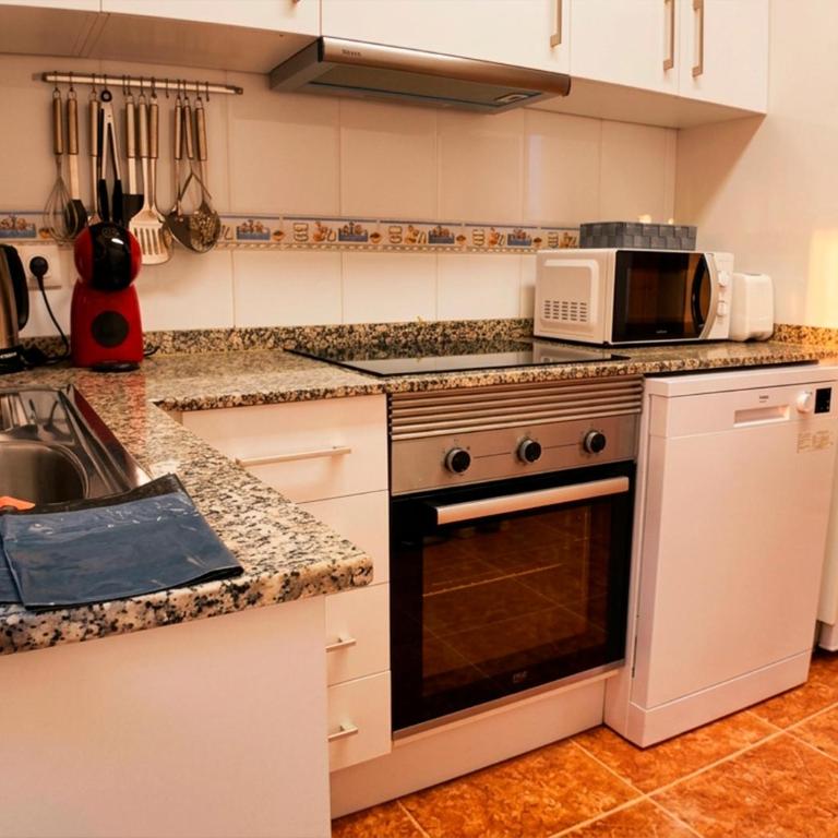 Apartalux Vista Mar - Casa Vacacional de 3 dormitorios - 10