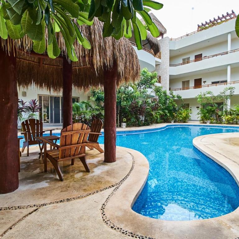 Boho Chic poolside Condo 7 min to the Beach & Town - Apartamento - 32
