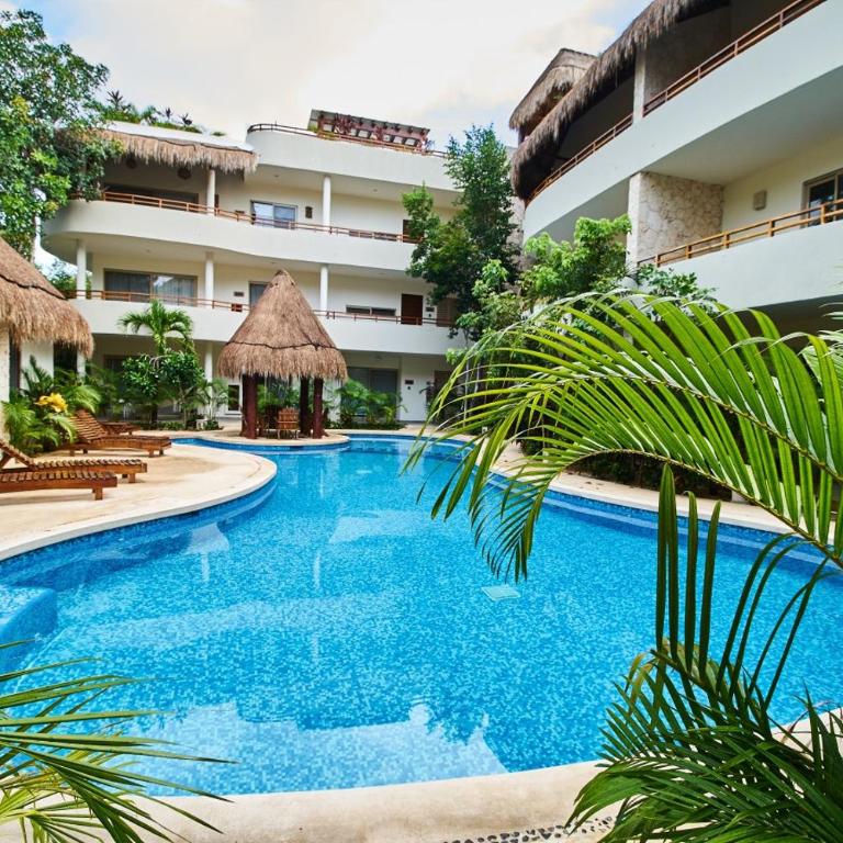 Boho Chic poolside Condo 7 min to the Beach & Town - Apartamento - 31