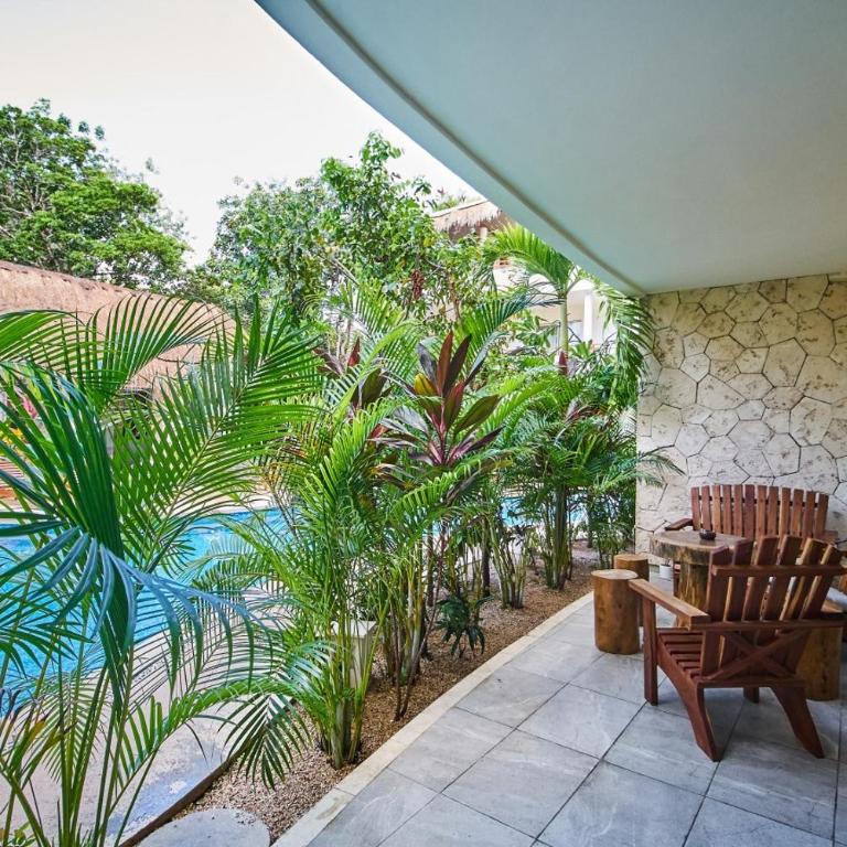 Boho Chic poolside Condo 7 min to the Beach & Town - Apartamento - 5