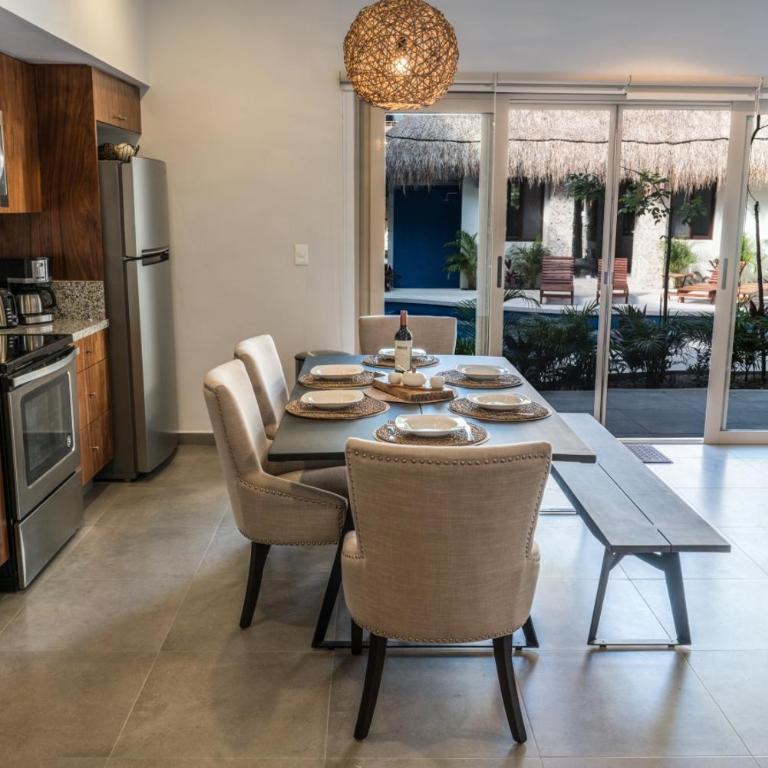 Boho Chic poolside Condo 7 min to the Beach & Town - Apartamento - 6