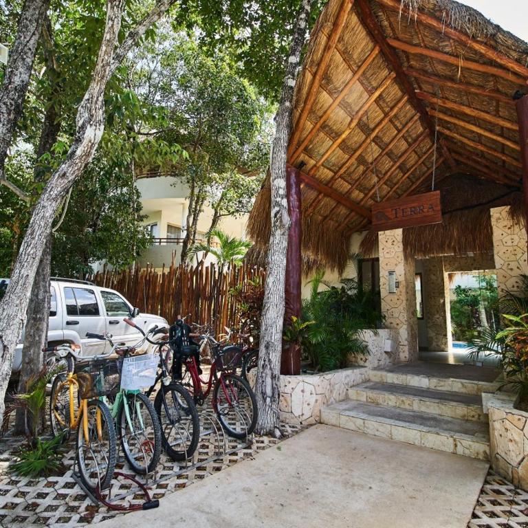 Boho Chic poolside Condo 7 min to the Beach & Town - Apartamento - 36
