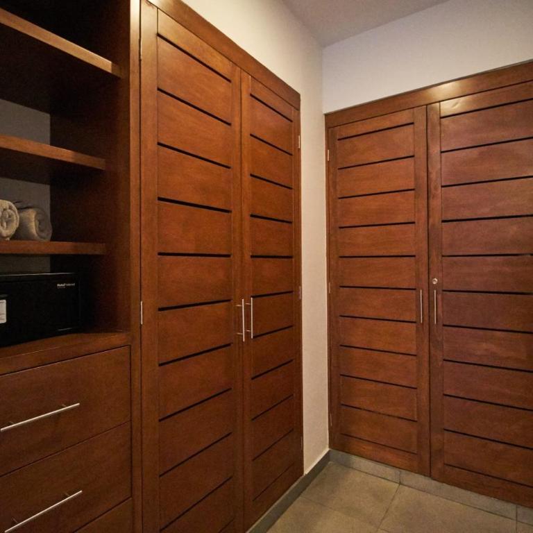 Boho Chic poolside Condo 7 min to the Beach & Town - Apartamento - 19