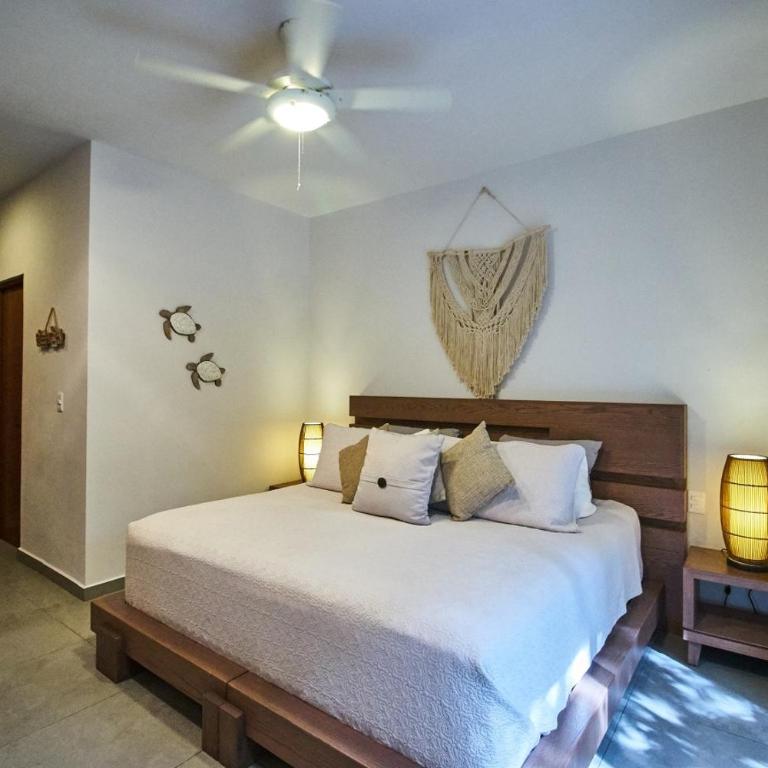 Boho Chic poolside Condo 7 min to the Beach & Town - Apartamento - 16