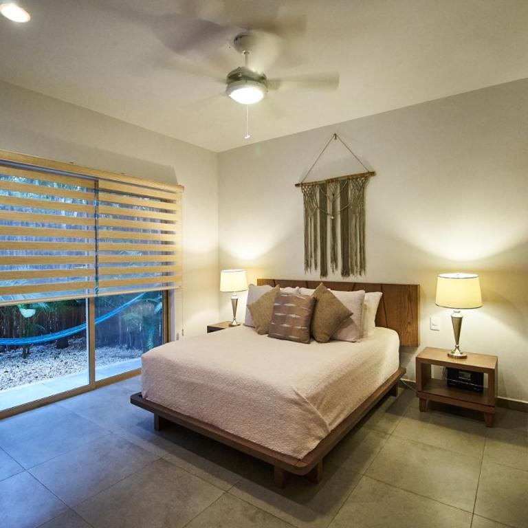 Boho Chic poolside Condo 7 min to the Beach & Town - Apartamento - 22