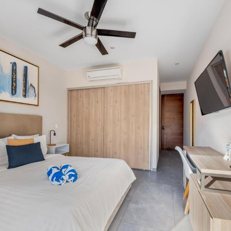 Luxury 2BR Condo with Rooftop Pools near 5th Avenue - Apartment - 10