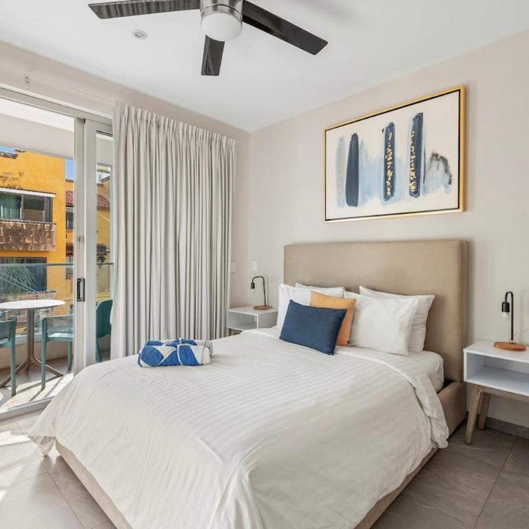 Luxury 2BR Condo with Rooftop Pools near 5th Avenue - Apartment - 15