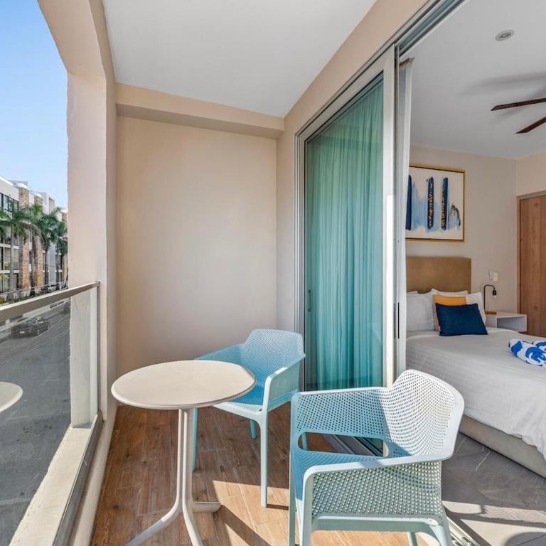 Luxury 2BR Condo with Rooftop Pools near 5th Avenue - Apartment - 19