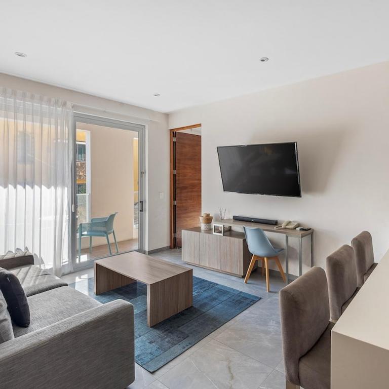 Luxury 2BR Condo with Rooftop Pools near 5th Avenue - Apartment - 24