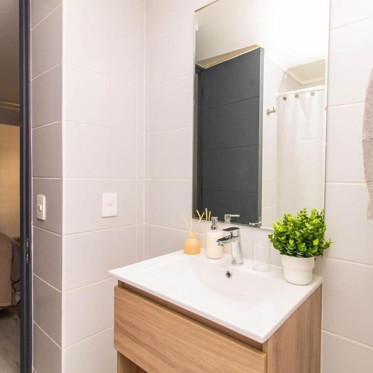 New and modern apartment Cerro Santa Lucia Metro - Apartamento de 2 dormitorios - 41