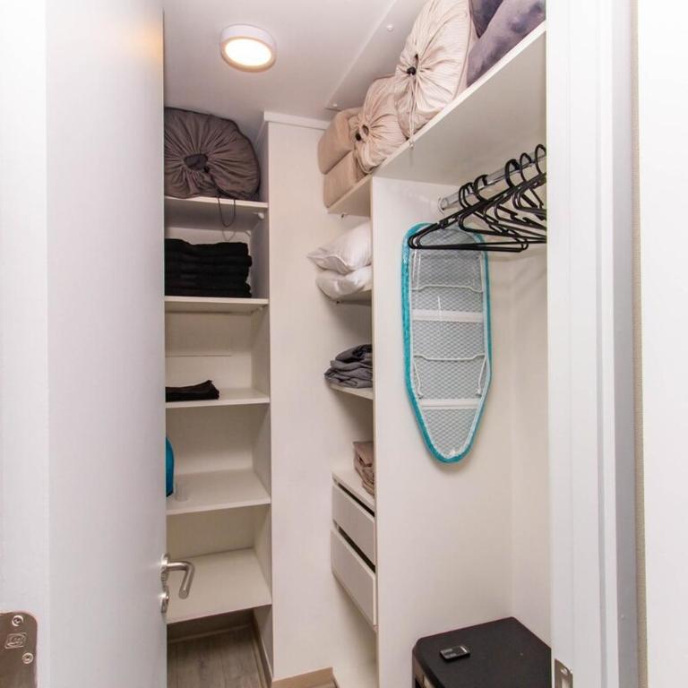 King Bed New Building Gym - Two-Bedroom Apartment - 35