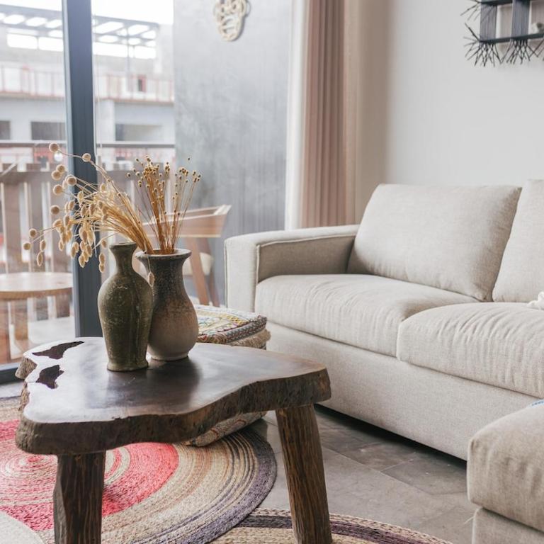 Deluxe corner Apt 2 Bdr with Partial Ocean View - Apartment - 2
