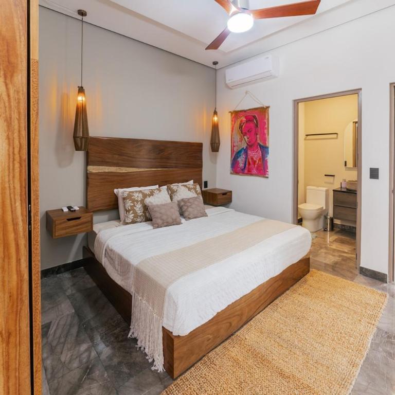 Deluxe corner Apt 2 Bdr with Partial Ocean View - Apartment - 14
