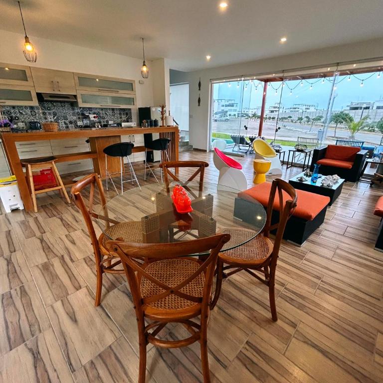Tu Escape Perfecto Frente al Mar del Sur - Three-Bedroom House - 30