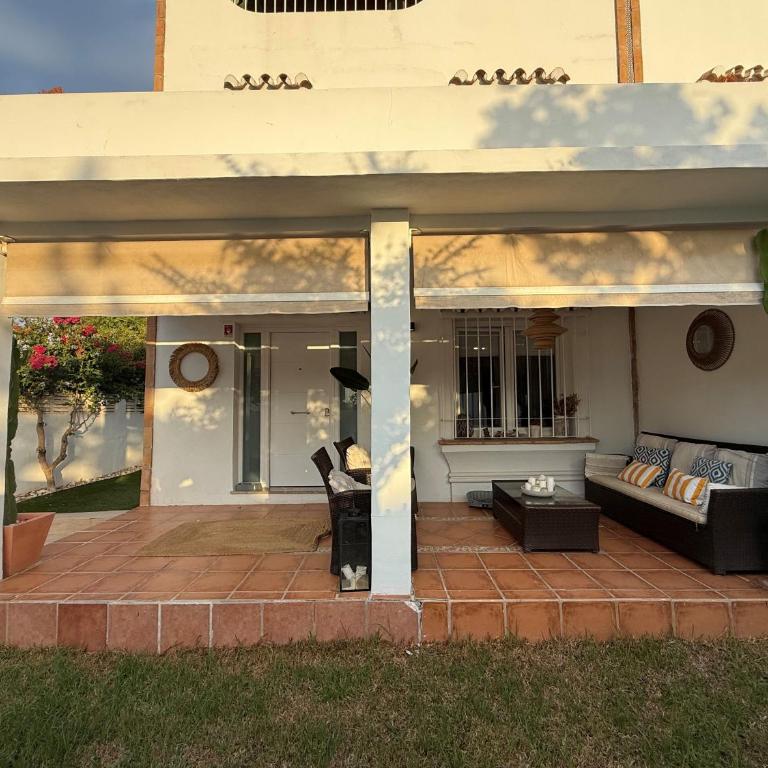 Villa Torremolinos Beach & Garden - Casa Unifamiliar de 3 dormitorios - 2