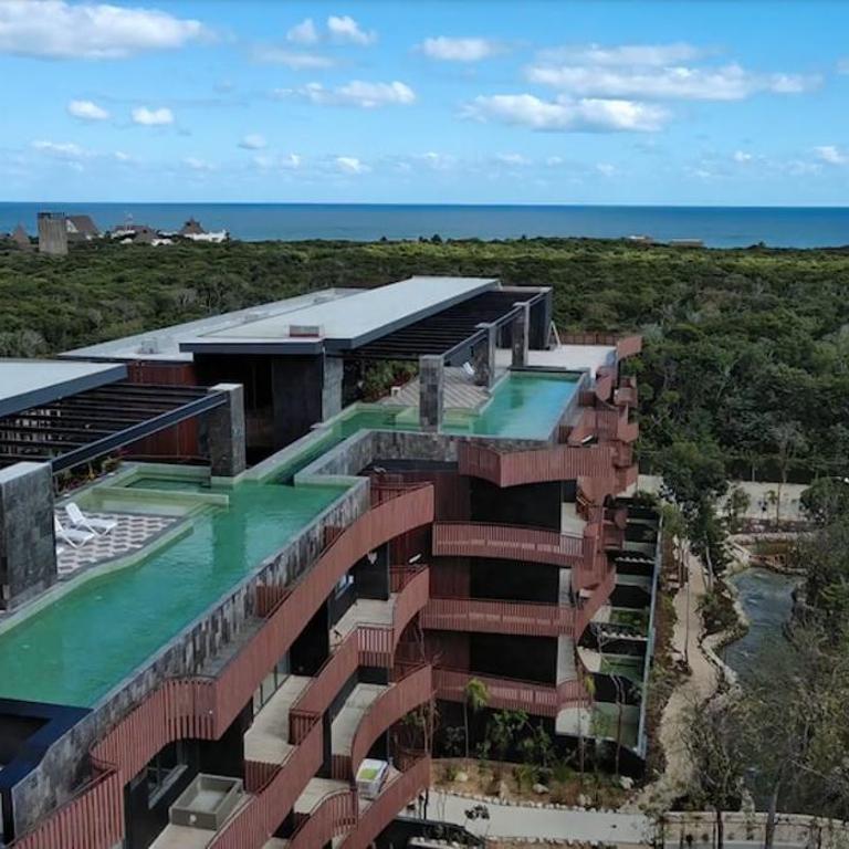 Luxury 2BR Apt steps away from the beach clubs - Apartment - 1