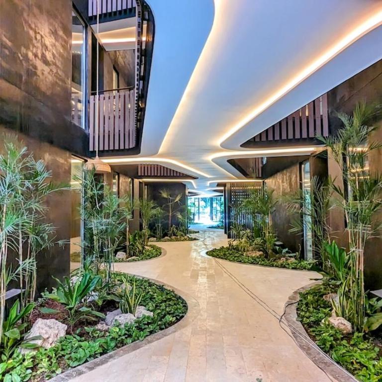 Luxury 2BR Apt steps away from the beach clubs - Apartment - 6