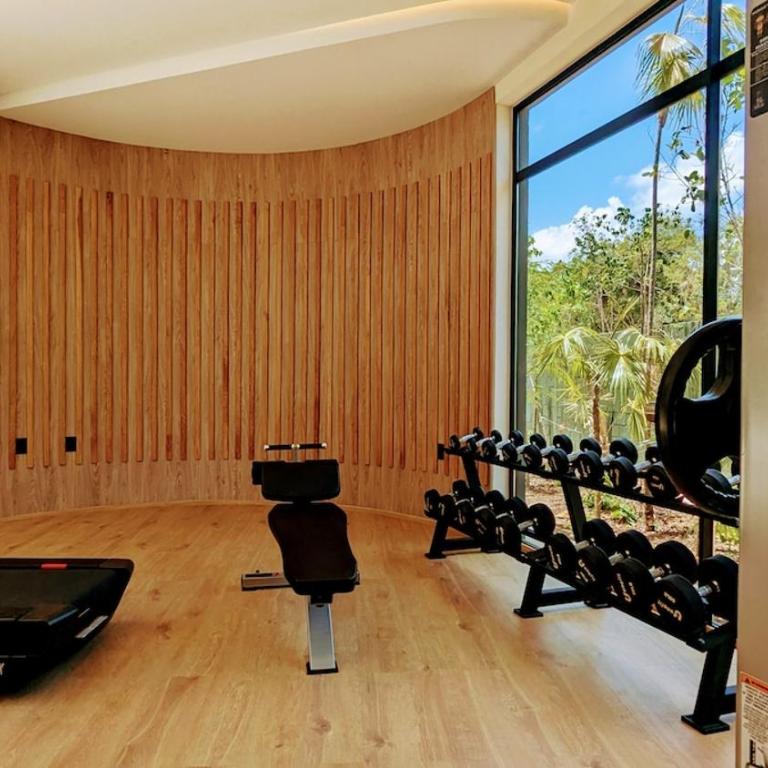 Luxury 2BR Apt steps away from the beach clubs - Apartment - 35