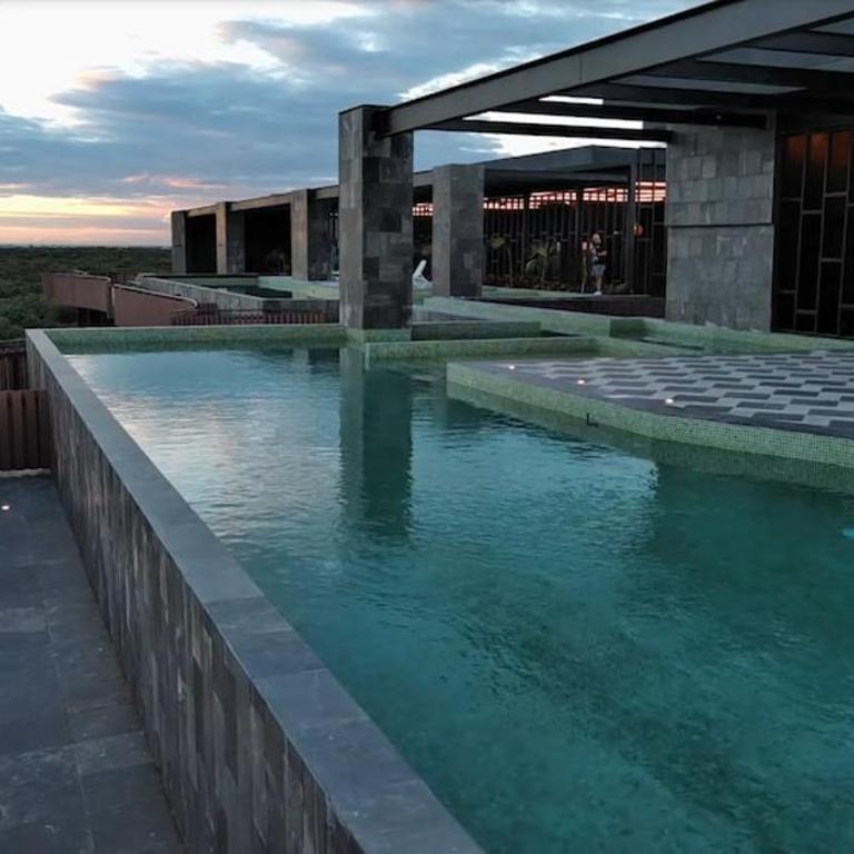 Luxury 2BR Apt steps away from the beach clubs - Apartment - 38