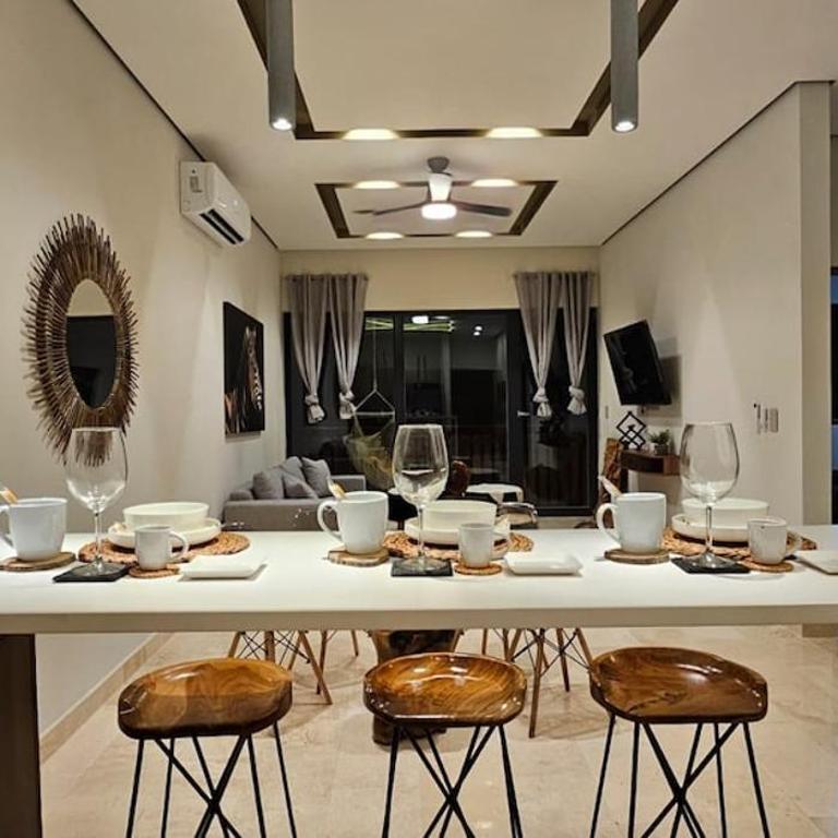 Luxury 2BR Apt steps away from the beach clubs - Apartment - 55