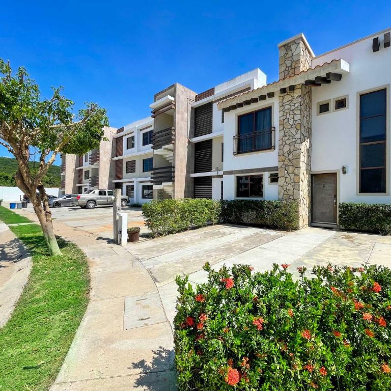 3BR Gated Community Home with Pool Access - Apartamento - 47