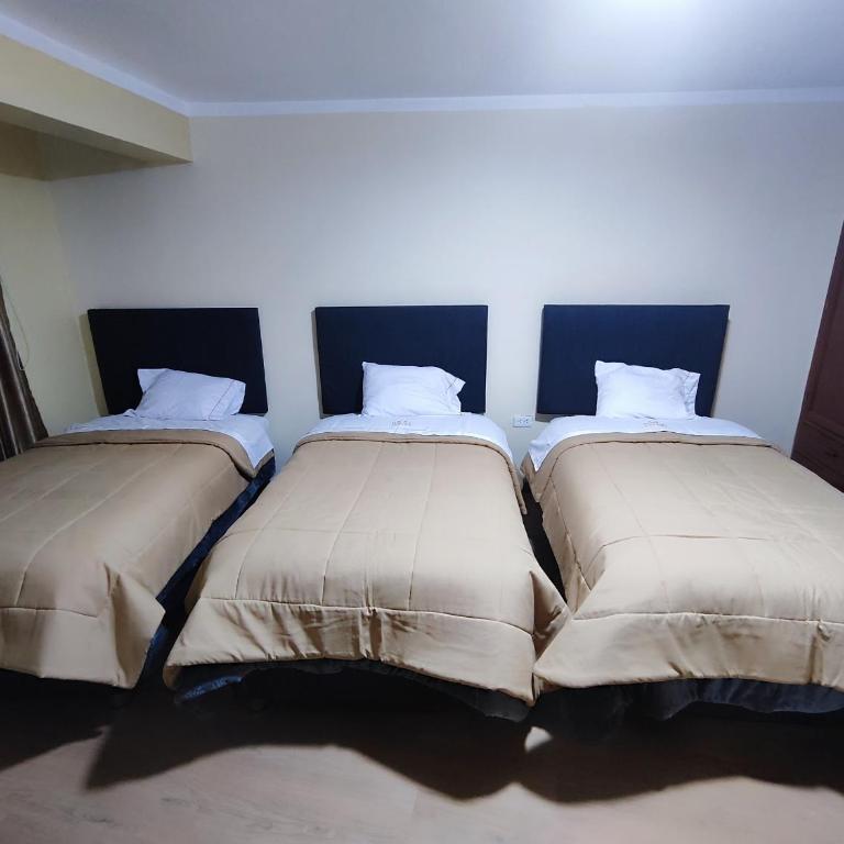 Hostal Cesars - Habitación Triple - 4