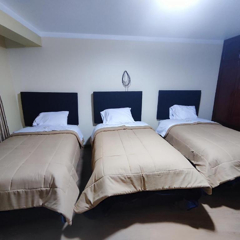 Hostal Cesars - Habitación Triple - 5