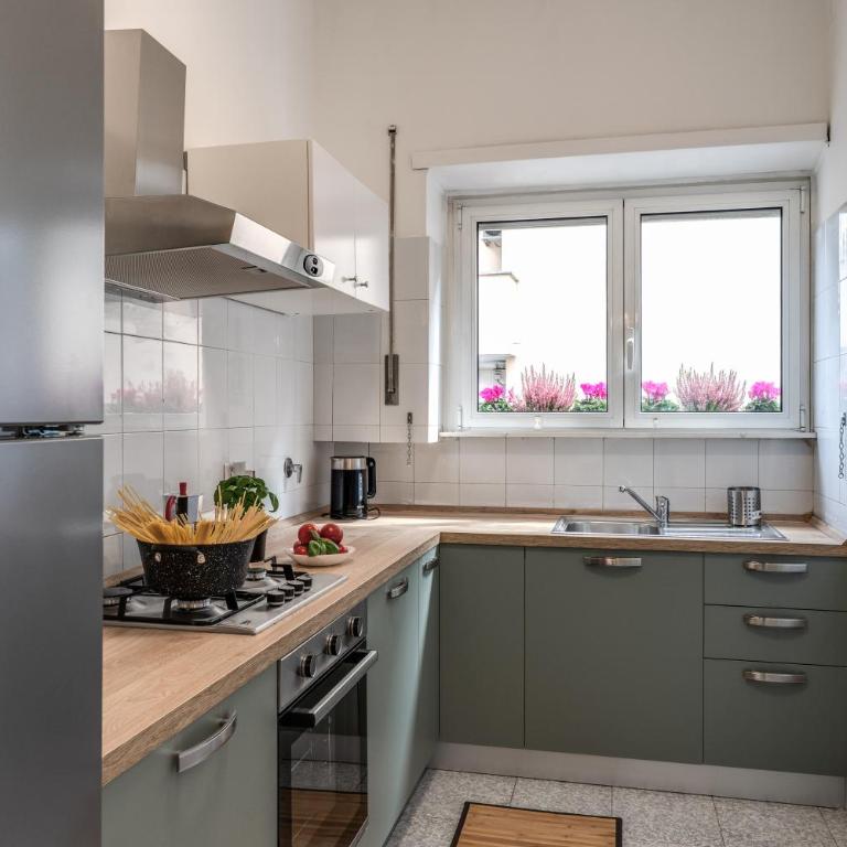 Casa Mia Vaticano Guest House - Appartamento con 2 Camere da Letto e Balcone - 3