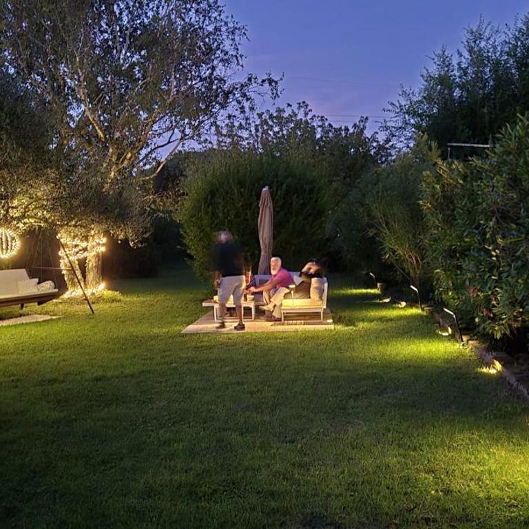Appartamento RESIDENZA LA CORTE Verona a 10 minuti di auto dall'Arena- piano terra con terrazza esclusiva, giardino, piscina e comodo posto auto - Appartamento con 2 Camere da Letto - 32