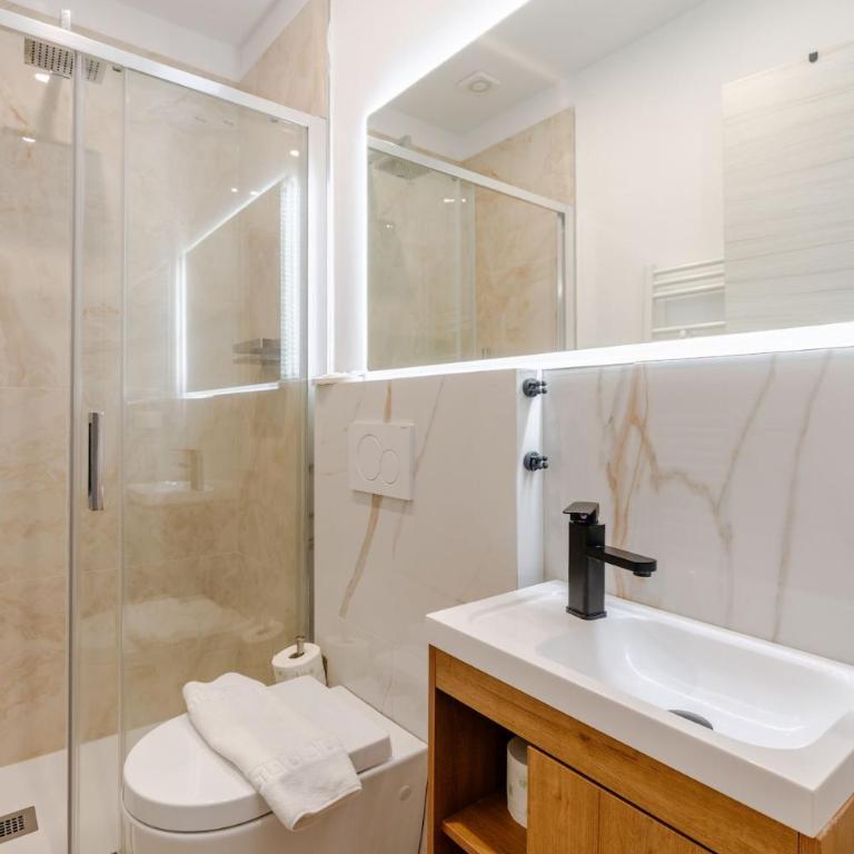 Aura Suites Florence - Camera Tripla Comfort - 12