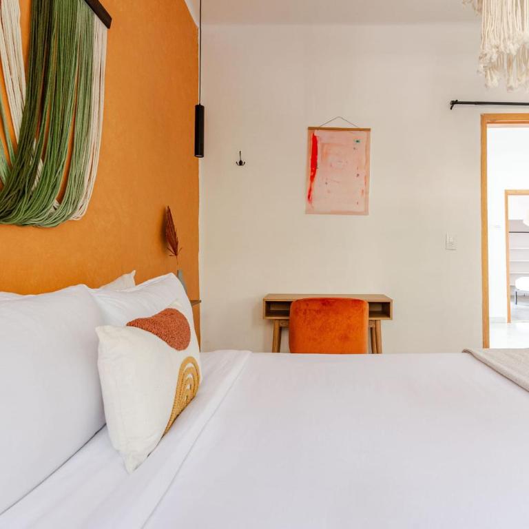 Beautiful 6 BDR Villa with AC in La Condesa - Villa - 38