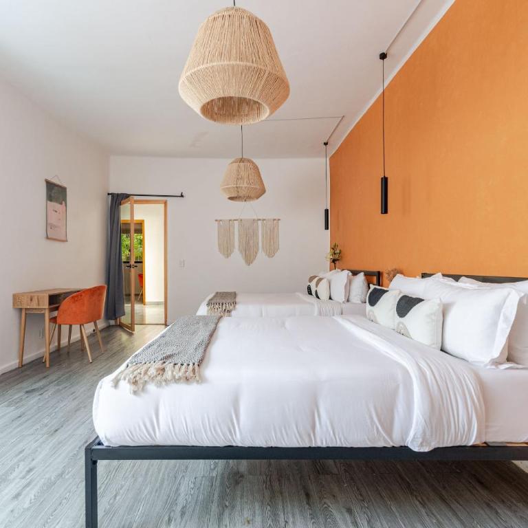 Beautiful 6 BDR Villa with AC in La Condesa - Villa - 40