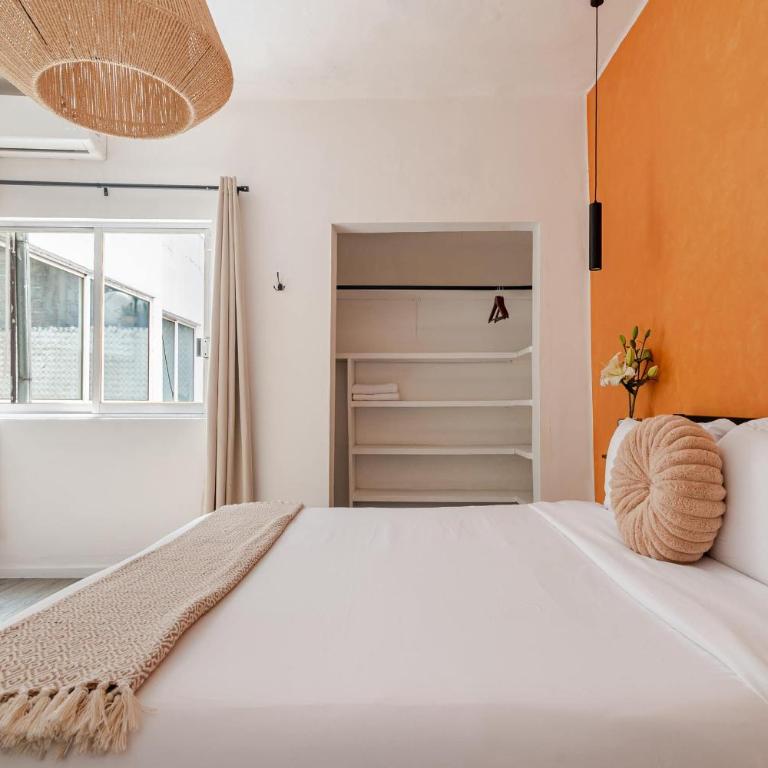 Beautiful 6 BDR Villa with AC in La Condesa - Villa - 43
